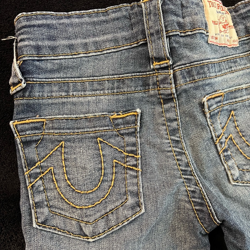 True Religion Blue Denim Kids RILEY SHORT
Mid Rise Bermuda Shorts - Picture 7 of 8